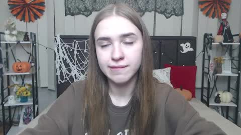 Snapshot of laurahlot chatting on 10.20.25 LauraHlot online show from 10.20.25