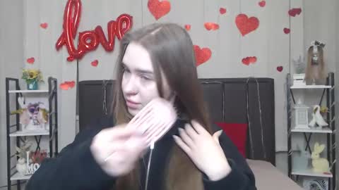 LauraHlot online show from 02.12.26