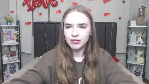 LauraHlot online show from 04.11.26