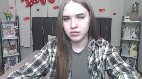LauraHlot online show from 04.12.26