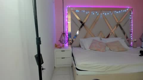 laura  online show from 02.02.26