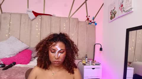 Snapshot of lauraltt chatting on 12.19.25 lauraltt online show from 12.19.25