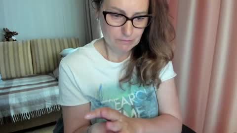 Lauraoven1 online show from 04.28.26
