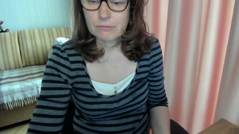 Lauraoven1 online show from 05.04.26
