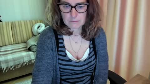 Lauraoven1 online show from 06.03.26