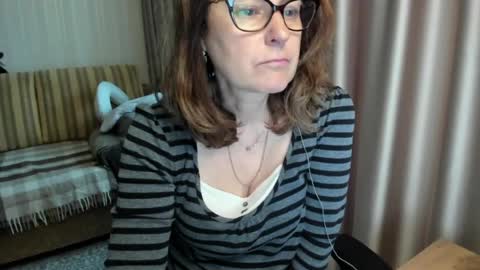 Lauraoven1 online show from 06.03.26