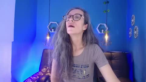 Laura Sofia online show from 02.04.26