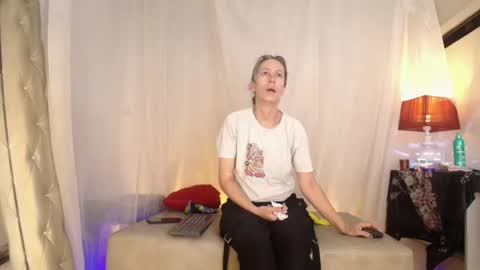 Snapshot of laurasofia45 chatting on 06.19.26 Laura Sofia online show from 06.19.26