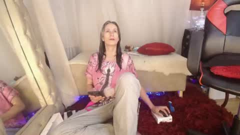 Snapshot of laurasofia45 chatting on 06.22.26 Laura Sofia online show from 06.22.26