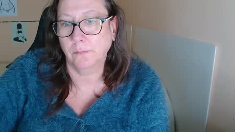 Snapshot of laureanne50 chatting on 12.08.24 laureanne online show from 12.08.24