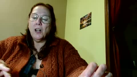 Snapshot of laureanne50 chatting on 12.19.24 laureanne online show from 12.19.24