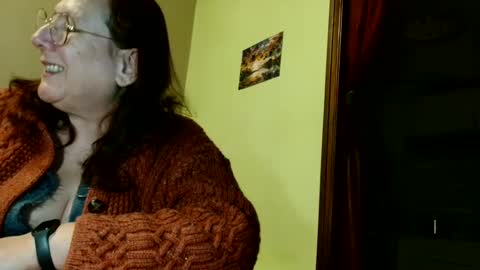 Snapshot of laureanne50 chatting on 01.15.25 laureanne online show from 01.15.25