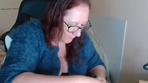 Snapshot of laureanne50 chatting on 02.04.25 laureanne online show from 02.04.25