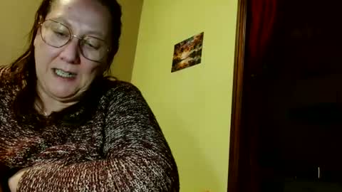 Snapshot of laureanne50 chatting on 02.18.25 laureanne online show from 02.18.25