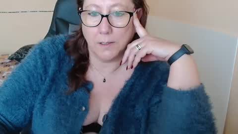 Snapshot of laureanne50 chatting on 03.08.25 laureanne online show from 03.08.25