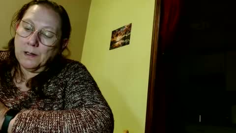 Snapshot of laureanne50 chatting on 03.08.25 laureanne online show from 03.08.25