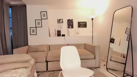 Snapshot of laureen_se chatting on 07.20.26 laureen_se online show from 07.20.26