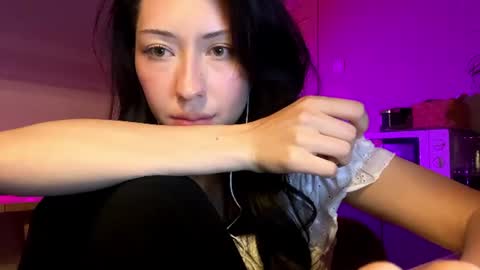Snapshot of laurelimaino chatting on 06.24.26 laurelimaino online show from 06.24.26