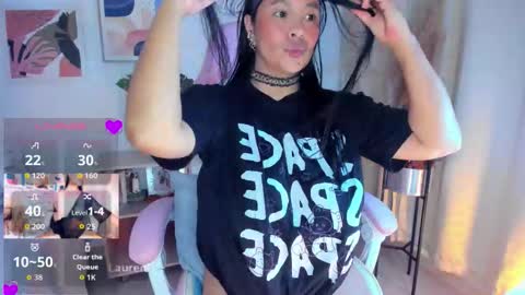 Snapshot of lauren__dallass chatting on 01.17.26 MissLauren online show from 01.17.26