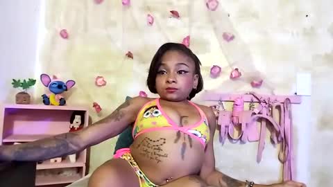 Snapshot of lauren_hills7069 chatting on 01.17.25 Lauren online show from 01.17.25