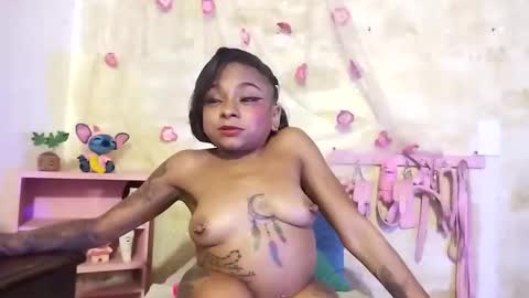 Snapshot of lauren_hills7069 chatting on 01.18.25 Lauren online show from 01.18.25