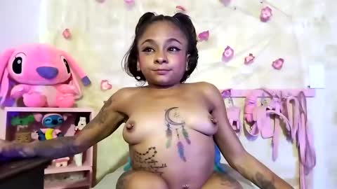 Snapshot of lauren_hills7069 chatting on 01.23.25 Lauren online show from 01.23.25