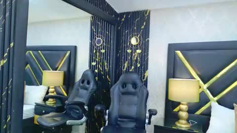 Snapshot of laurenhazeel chatting on 03.26.26 Lauren online show from 03.26.26