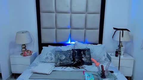 Lauren Hu online show from 01.30.25