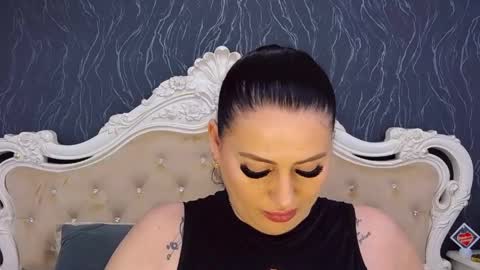 Laura online show from 04.23.26