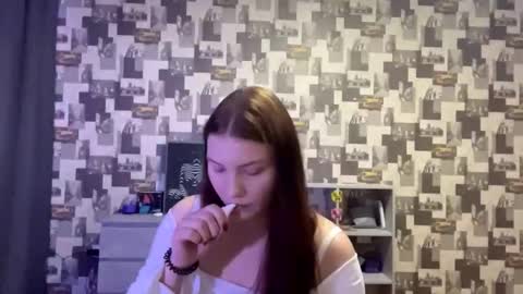 Snapshot of laurenjungling chatting on 09.09.25 Hannah online show from 09.09.25