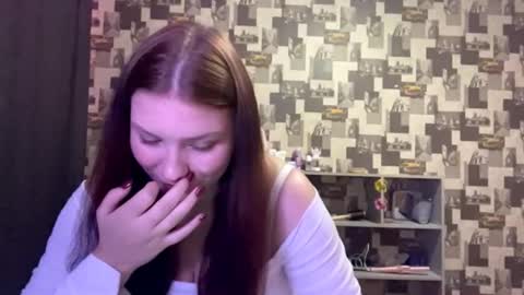 Snapshot of laurenjungling chatting on 09.10.25 Hannah online show from 09.10.25