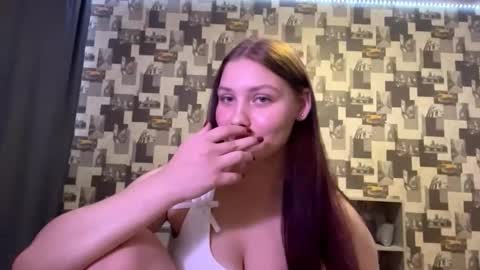 Snapshot of laurenjungling chatting on 09.11.25 Hannah online show from 09.11.25