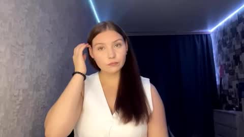 Snapshot of laurenjungling chatting on 10.02.25 Hannah online show from 10.02.25