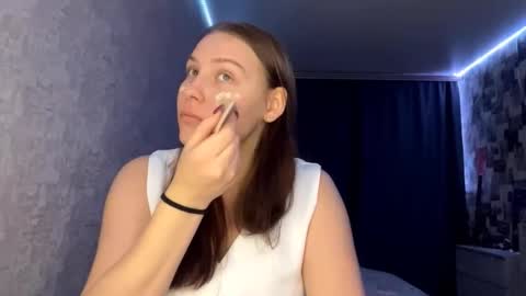 Snapshot of laurenjungling chatting on 10.05.25 Hannah online show from 10.05.25