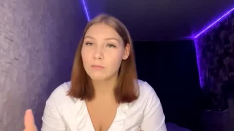 Snapshot of laurenjungling chatting on 10.17.25 Hannah online show from 10.17.25