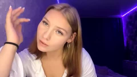 Snapshot of laurenjungling chatting on 10.18.25 Hannah online show from 10.18.25