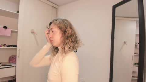 laurenn_111 online show from 06.07.26