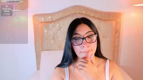 laurenn_smitth online show from 08.04.26
