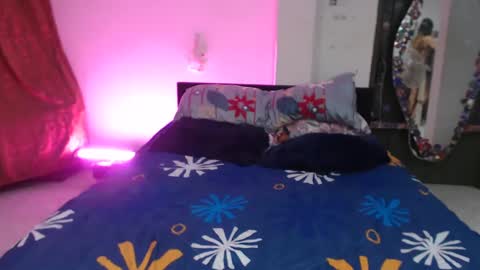 Lauren online show from 10.03.25