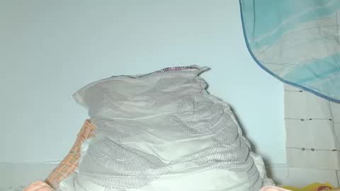 Snapshot of laurensmith122 chatting on 02.21.25 LAUREN SMITH online show from 02.21.25