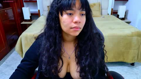 Snapshot of laurent1_ chatting on 11.29.25 laurent online show from 11.29.25