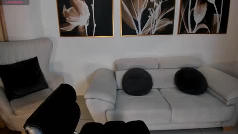 Lau  online show from 10.16.25