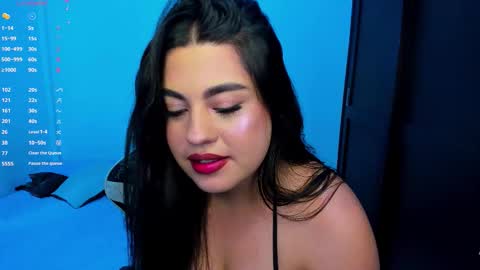 Snapshot of laurenth_foxy chatting on 03.25.26 lau online show from 03.25.26