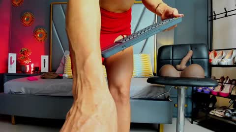 LAUREN My schedule 1400 - 2200 GMT -5 online show from 12.22.24