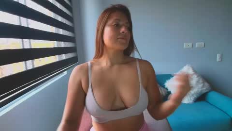 Snapshot of lauri_fit chatting on 03.05.26 Lauri online show from 03.05.26