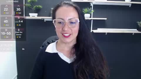 Snapshot of lauryn_jones chatting on 06.22.26 Laury online show from 06.22.26