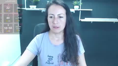 Snapshot of lauryn_jones chatting on 06.25.26 Laury online show from 06.25.26