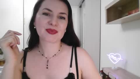 Snapshot of lavender_victoria chatting on 01.12.25 Diana online show from 01.12.25