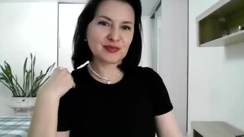 Snapshot of lavender_victoria chatting on 09.19.25 Diana online show from 09.19.25
