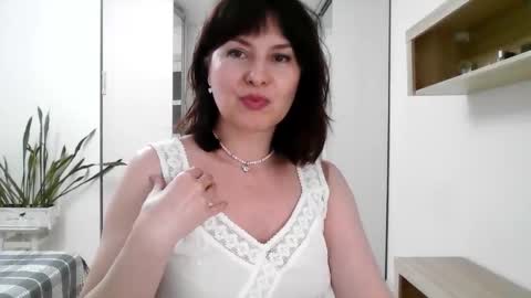 Snapshot of lavender_victoria chatting on 09.22.25 Diana online show from 09.22.25